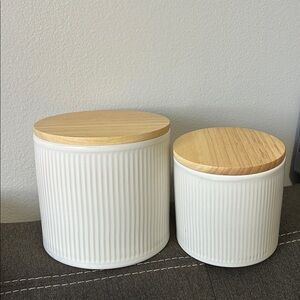 Set of 2 ceramic kitchen containers